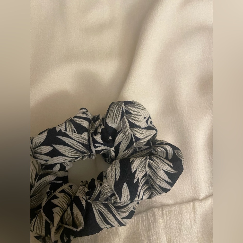Scrunchie Bundle - Picture 3 of 7
